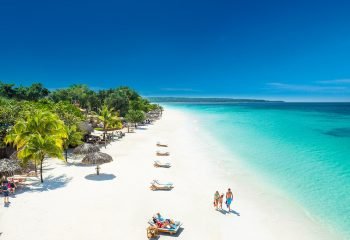 Seven-Miles-Beach-Negril-e1612960956620-1.jpg